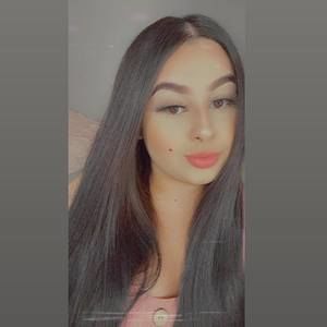 Meet your Posher, Briana